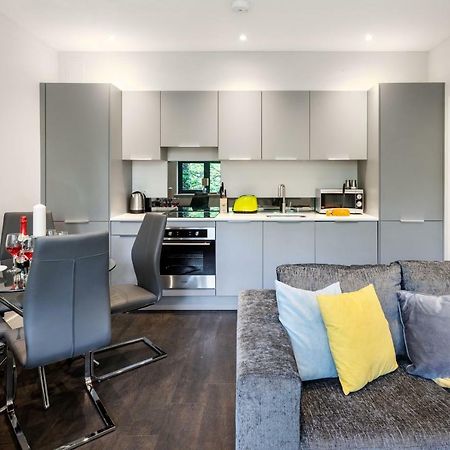 Homely - Watford Premier Apartments エクステリア 写真
