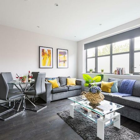 Homely - Watford Premier Apartments エクステリア 写真