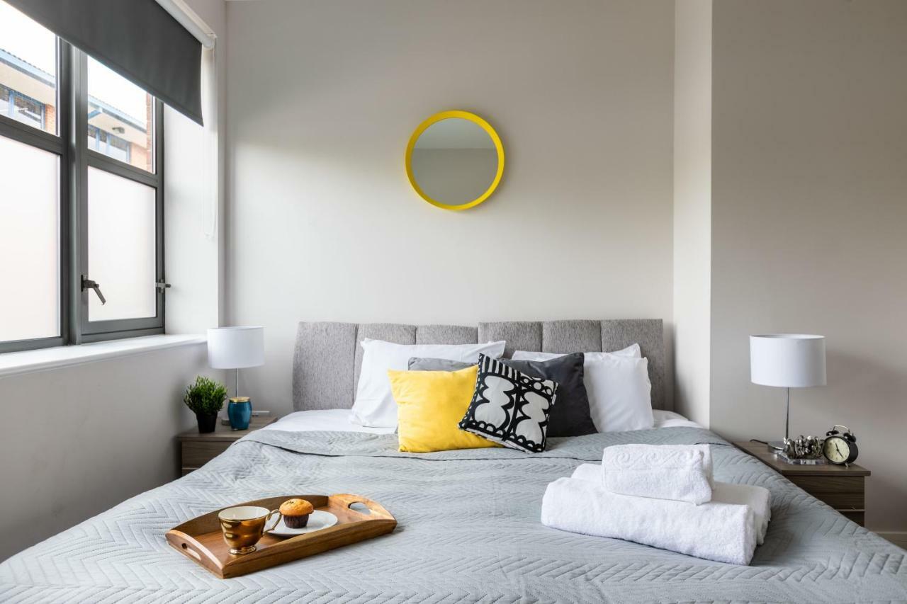 Homely - Watford Premier Apartments エクステリア 写真
