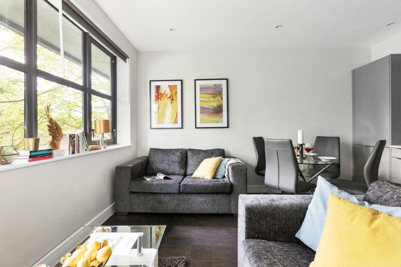 Homely - Watford Premier Apartments エクステリア 写真