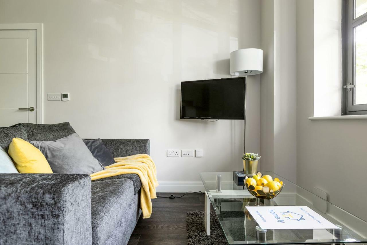 Homely - Watford Premier Apartments エクステリア 写真