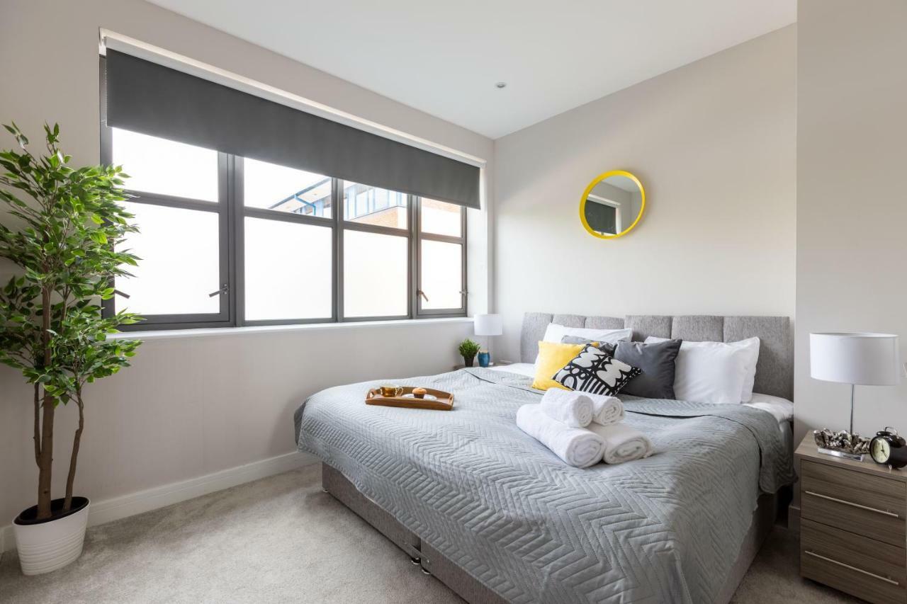 Homely - Watford Premier Apartments エクステリア 写真