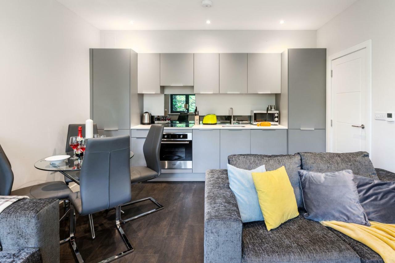 Homely - Watford Premier Apartments エクステリア 写真